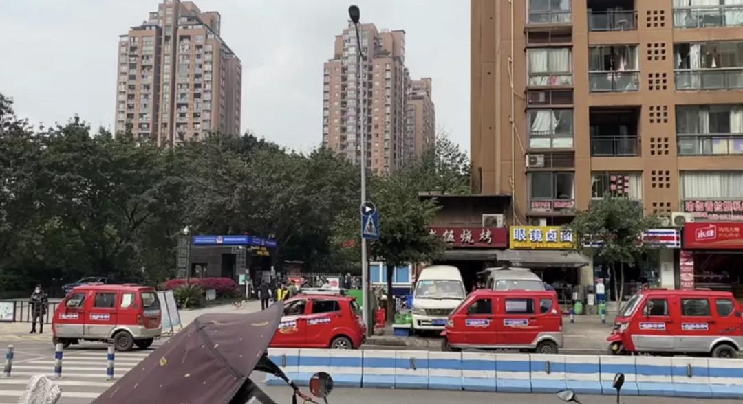 闄勮繎楂樻ゼ鐖嗙偢浜嬩欢,鍗楀潽鐏伨鍧犳ゼ