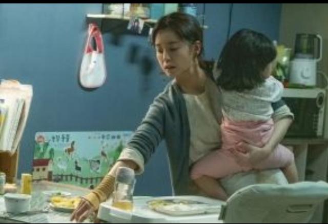 82年出生的金智英跟妈妈的片段,82年生的金智英婆媳关系