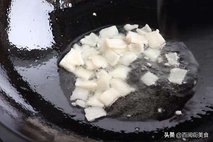 地锅鸡怎样做才好吃呢,正宗的地锅鸡做法教程