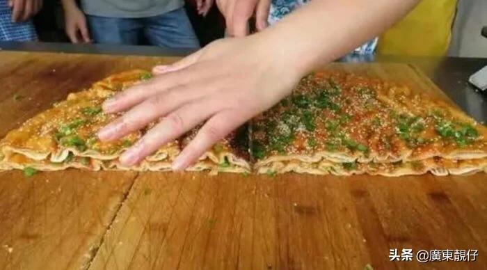 街边酱香饼为什么消失了,为什么街边卖的酱香饼那么的软