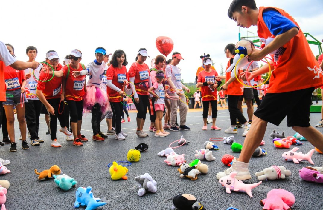 王珞丹成都活动,马拉松燃爆全城