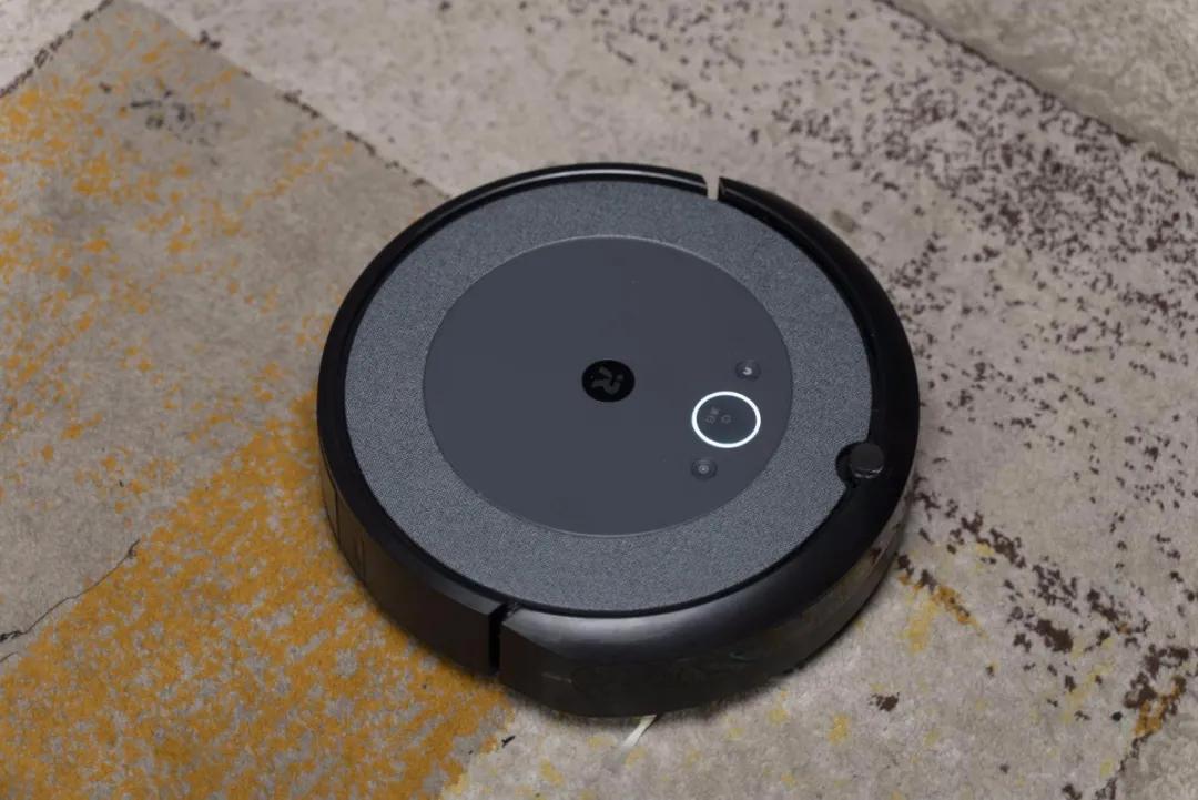 iroboti3自动集尘,irobot扫地机器人i7能否自动集尘