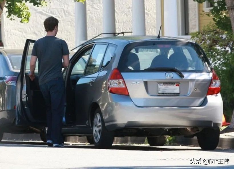 对于这个世界我们知之甚少,我对这个世界知之甚少