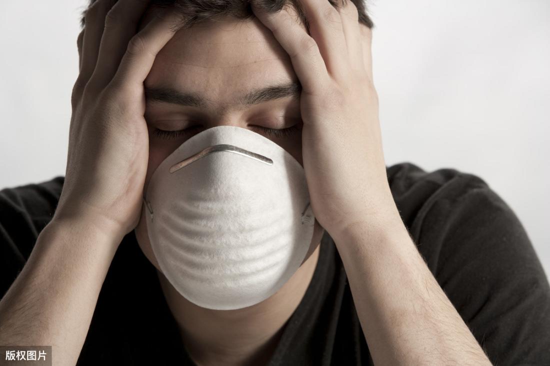 嘴里偶尔发出口臭是什么原因,嘴里总是有口臭是怎么回事