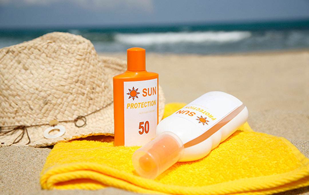 夏季涂抹防晒霜是如何做到防晒的,新手该如何防晒选对防晒霜很重要