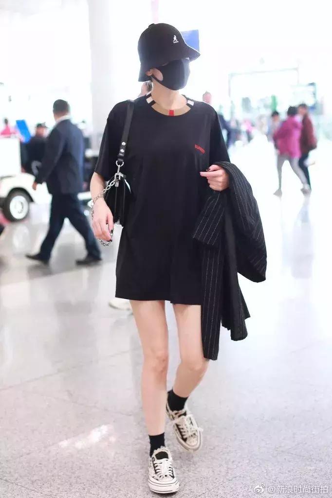 热巴当众撕衣服热舞,谁受得了