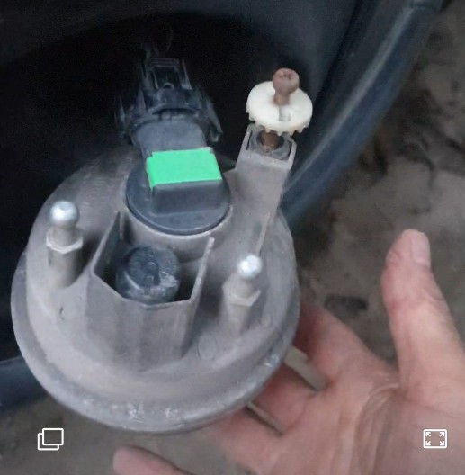 sx4天语雾灯的调整,铃木天语sx换雾灯灯泡