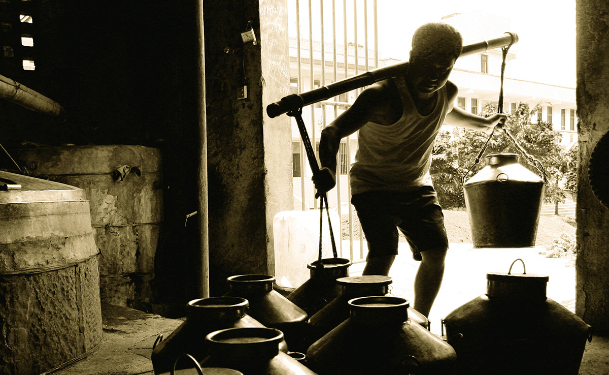 和“五粮液”同宗，子均邓公液凭什么获得国际美酒节金奖？