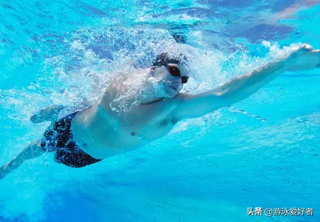 学游泳怎样在水下呼吸,游泳自学仰泳