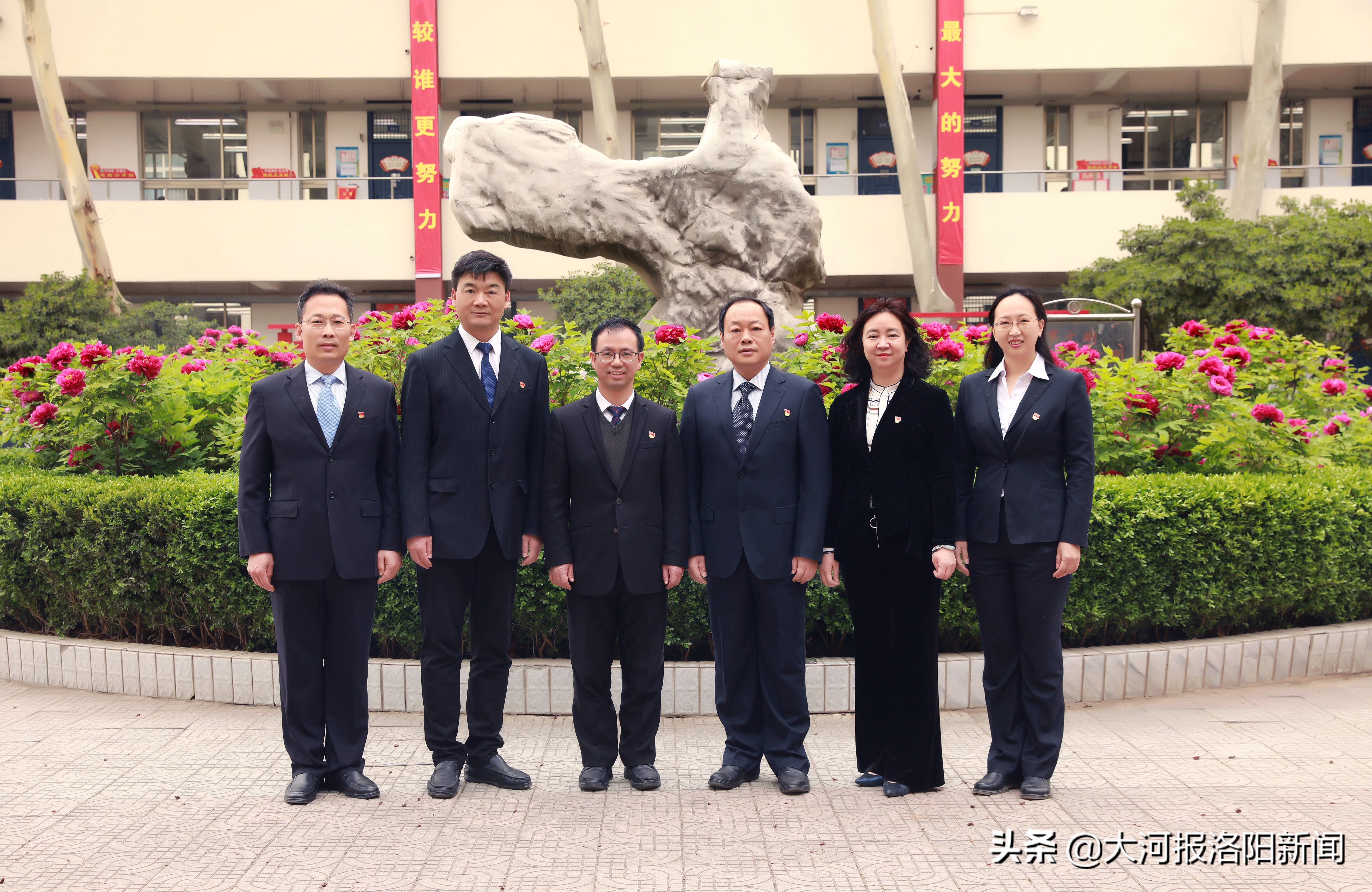 不忘初心谋发展砥砺奋进再扬帆,不忘初心再扬帆砥砺奋进谱新篇