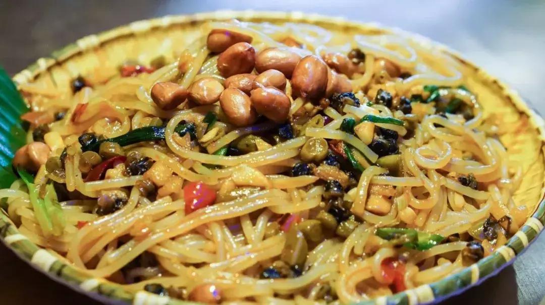 一碗螺蛳粉都吃不完,柳州一天一夜螺蛳粉逛吃攻略