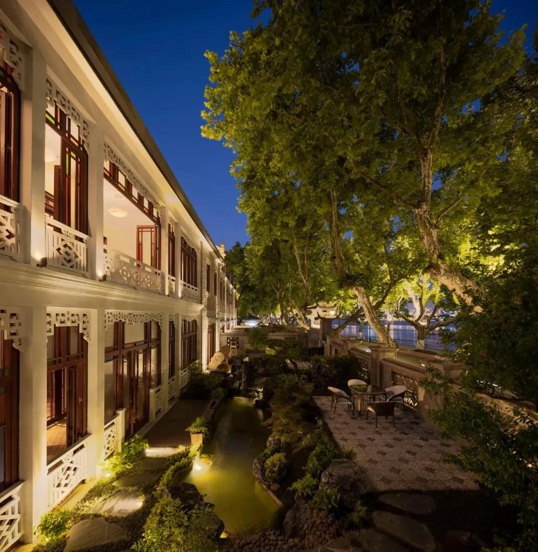 西湖边的传奇山庄，开业登顶“杭州最贵酒店”，旧址重生yyds