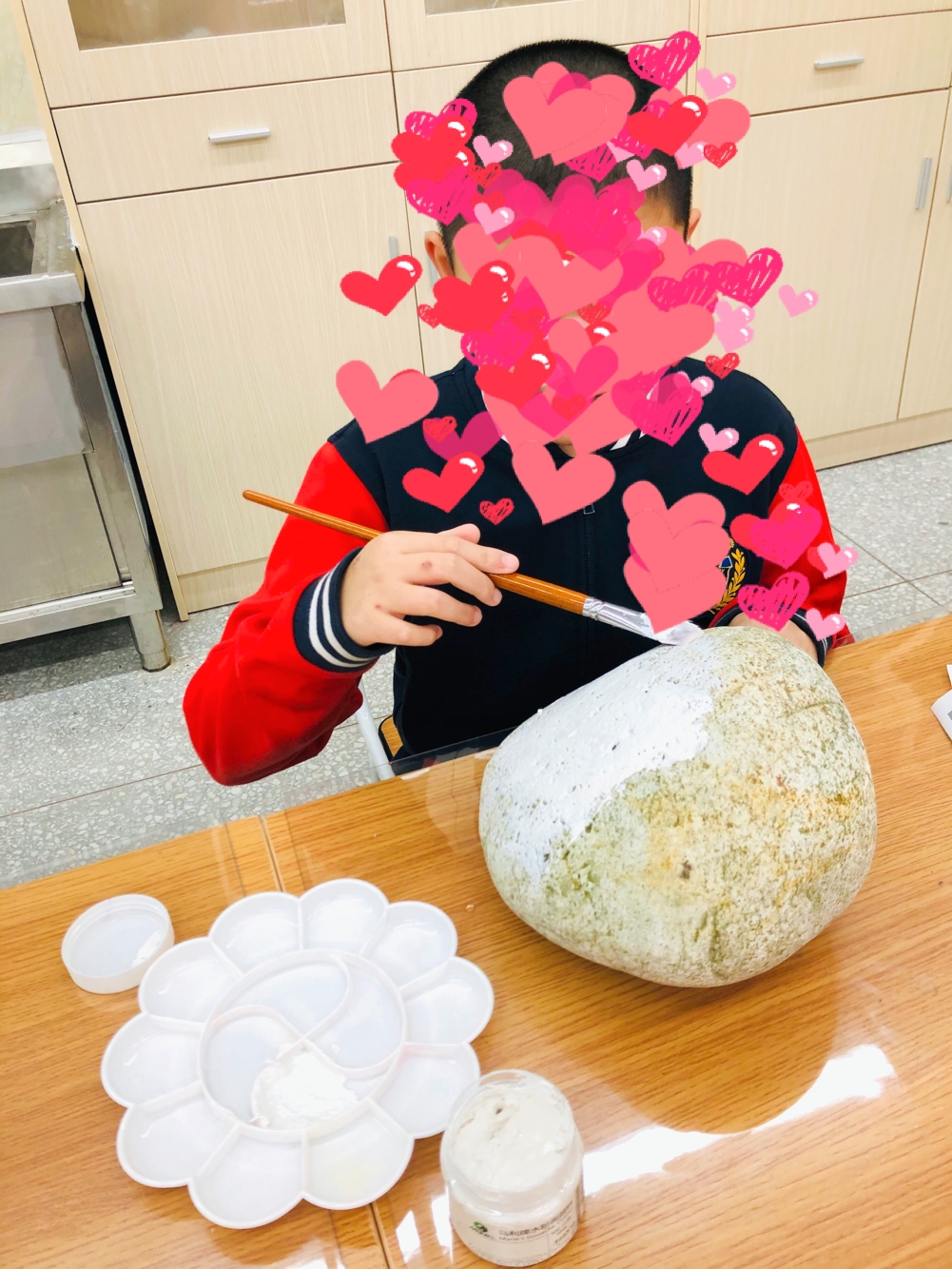 捡到了的石头别扔也许是陨石,捡到这些石头千万不要扔价值连城