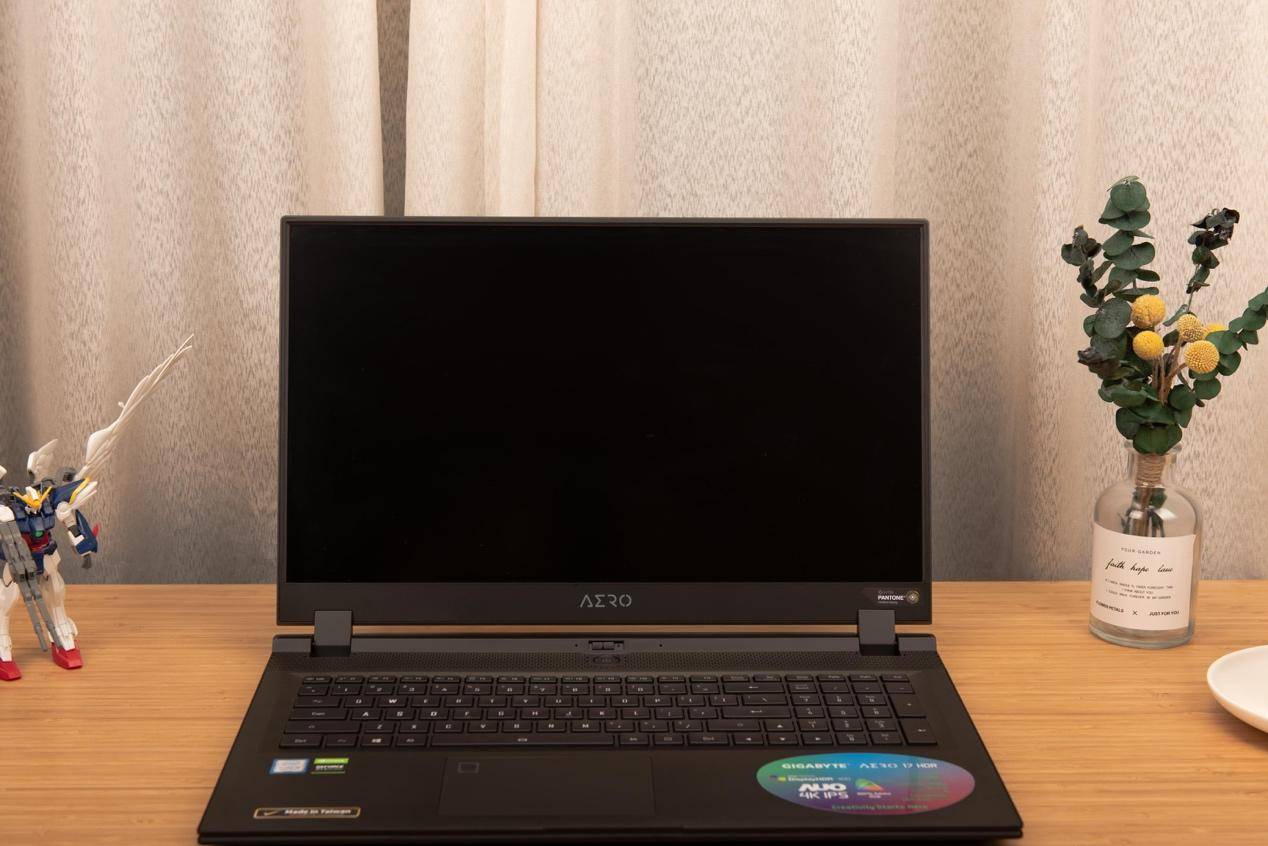 技嘉aero17深度评测,全新技嘉笔记本aero17