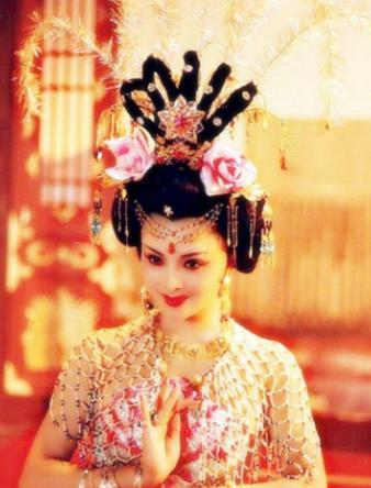 历史上倾国倾城的杨玉环，她真的是红颜祸水吗