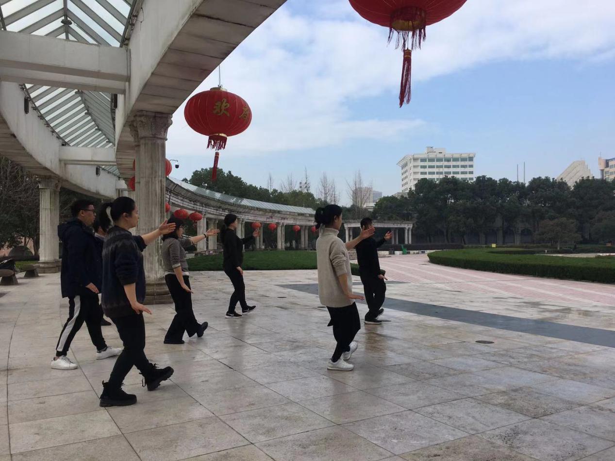 武协传统武术展演,市武协举办太极展演活动