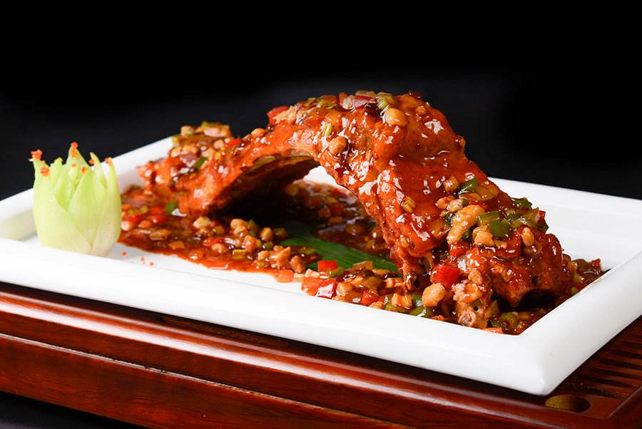 溥仪为什么不戴眼镜会失明,末代皇帝溥仪为什么近视