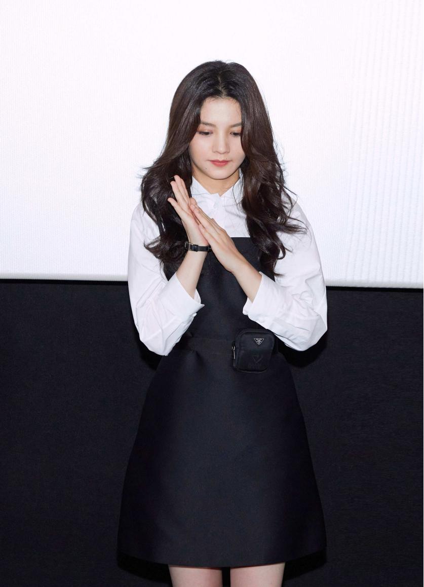 prada穿衣搭配女,prada穿搭女装