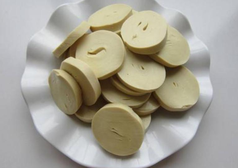 香菇青椒炒鸡腿肉的做法,青椒五花肉炒鸡肉家常做法