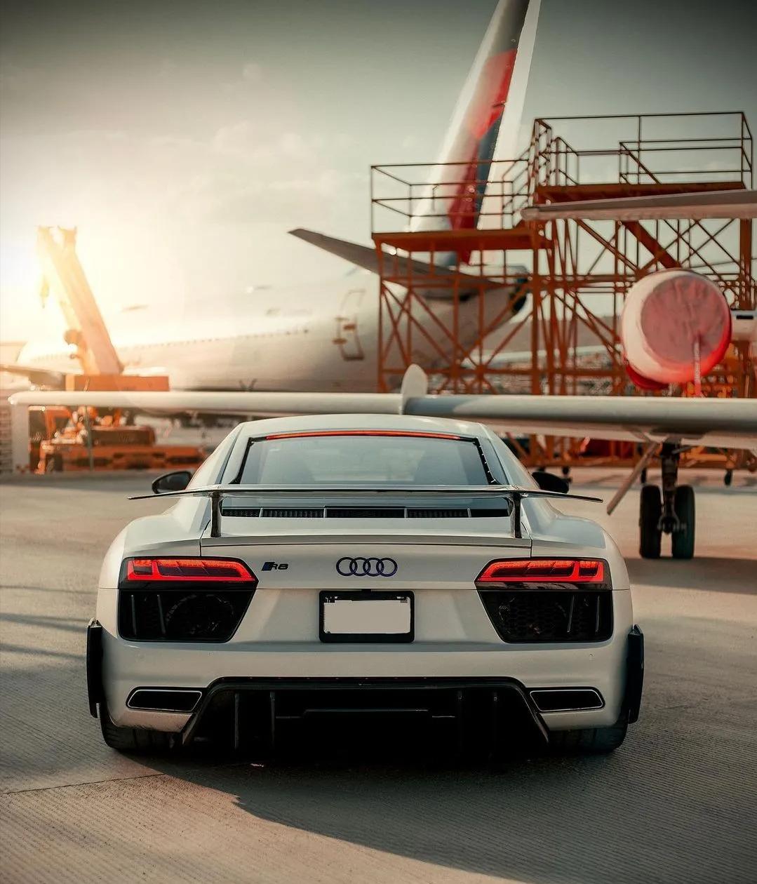 奥迪r8碳纤维车体,碳纤维奥迪r8