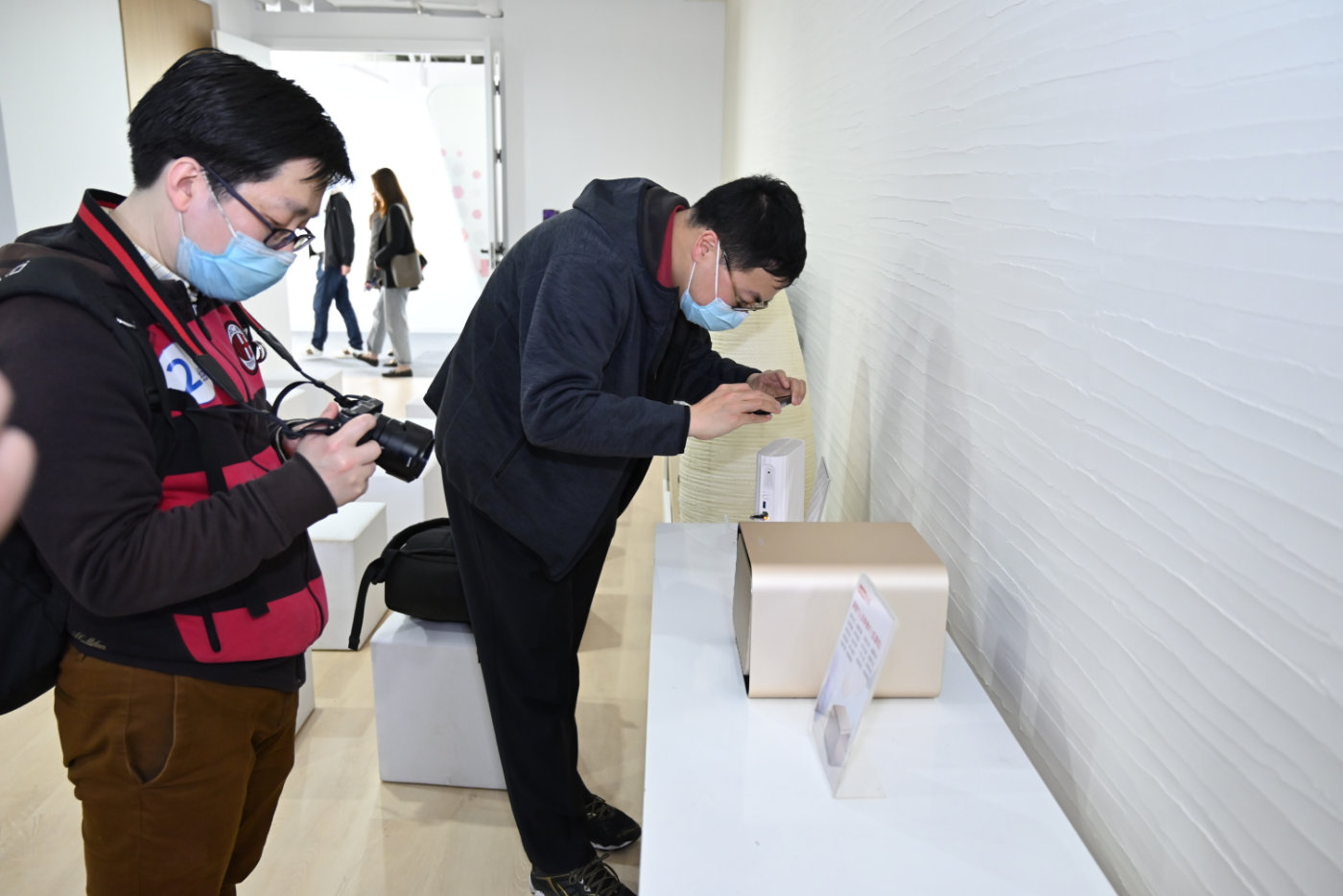 照片视频太多,微信占空间大,手机存储空间不够?简单教你一招