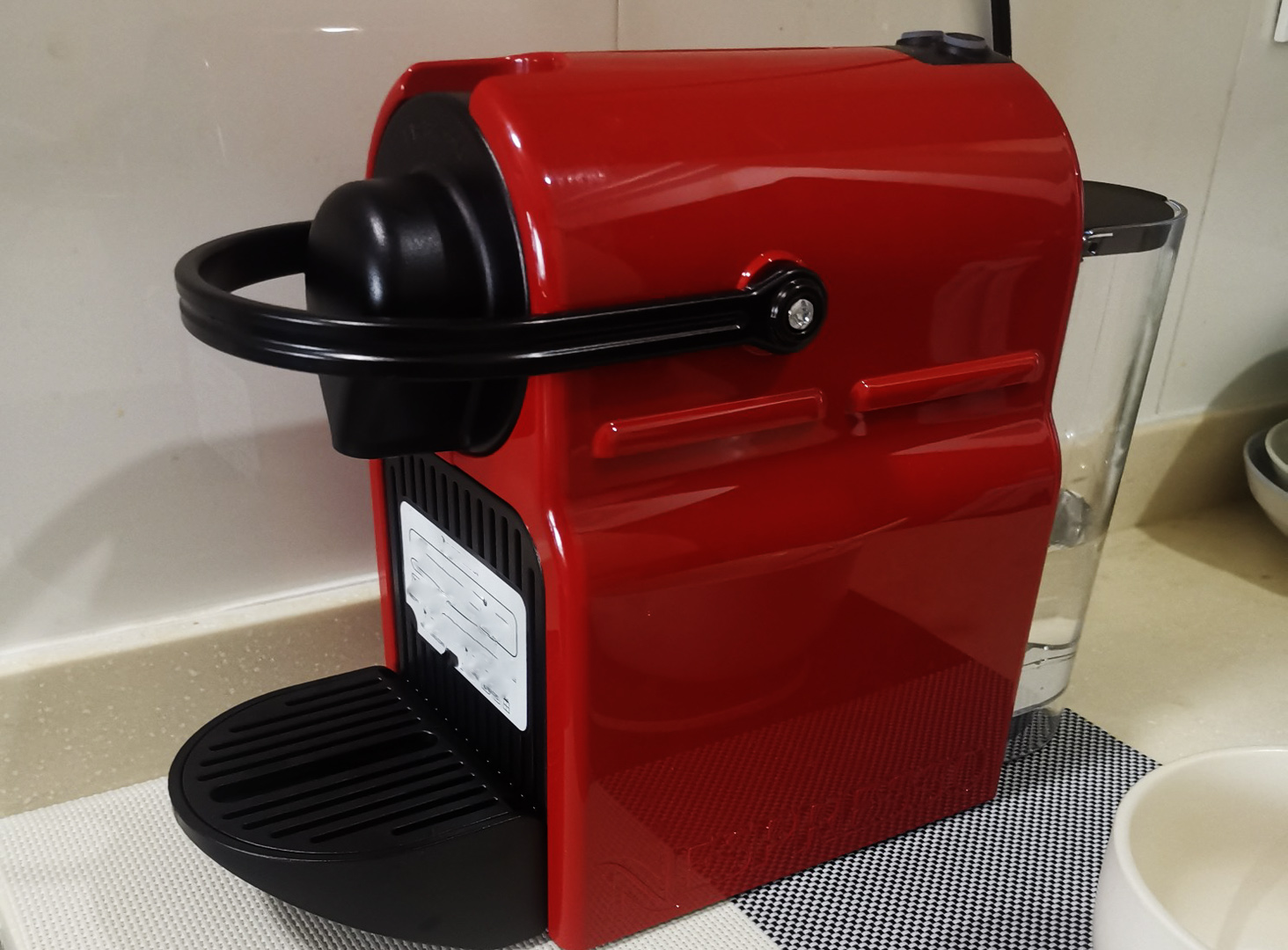 一个注塑小厂，一年能赚多少钱：一个产品赚一毛，家和人旺百事兴