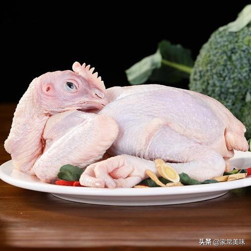 炖鸡肉时千万别直接焯水,炖鸡肉的正确方法