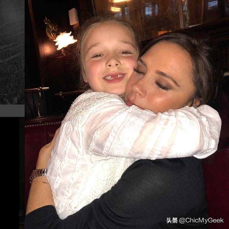 哈珀塞文贝克汉姆妈妈的时尚单品 (贝克汉姆大女儿穿衣风格)