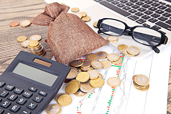 手里有钱想投资小本生意做什么好,现在手里有100万投资什么最划算