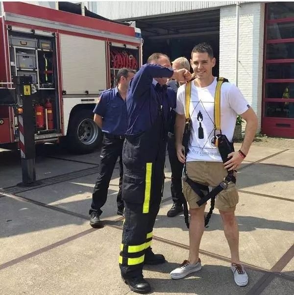 300斤的肥宅穿越异世界逆袭变帅哥,300斤肥胖逆袭变成女神