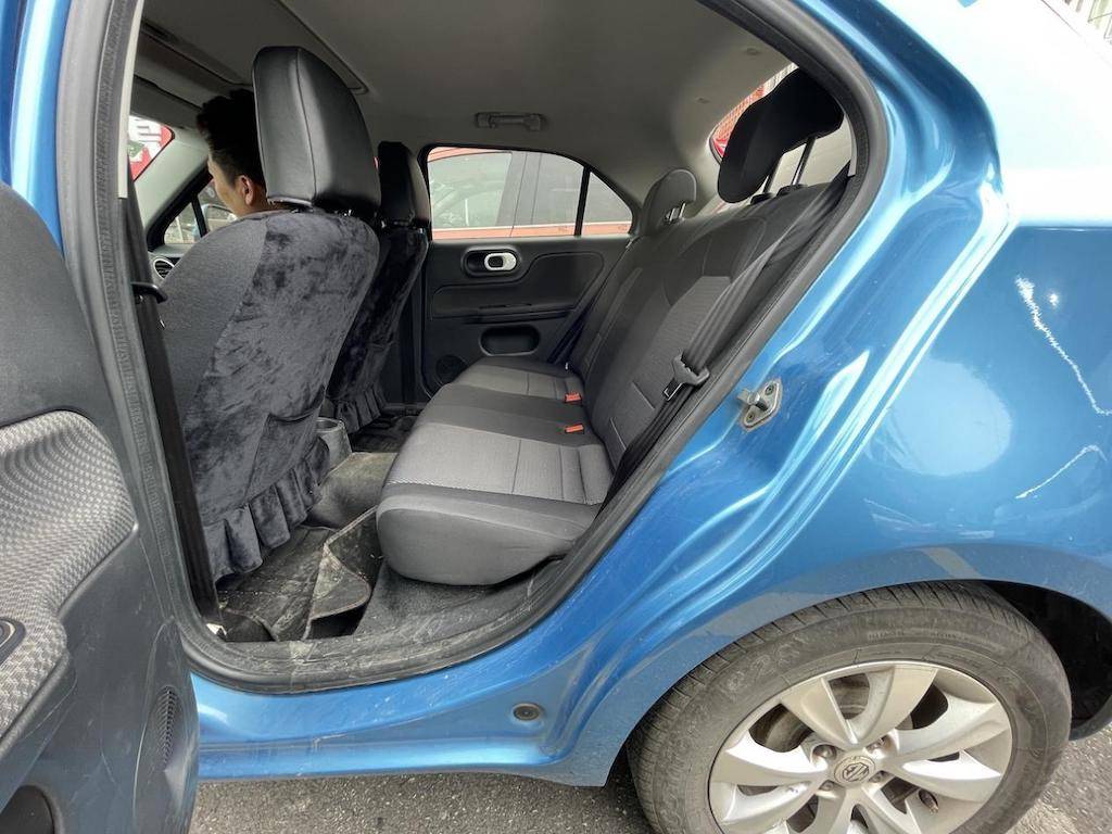 5年后再次坐上这辆MG3，眼角有泪，把酒当歌