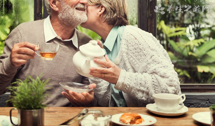 老人太固执不听劝的后果,老年人沉迷手机不听劝怎么办