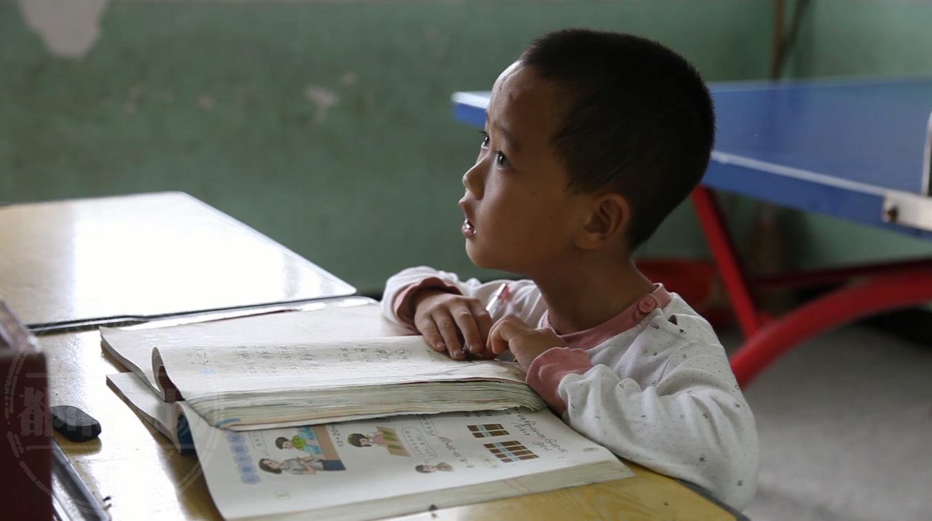 1个老师教1个学生,1个老师7个学生共度六一儿童节