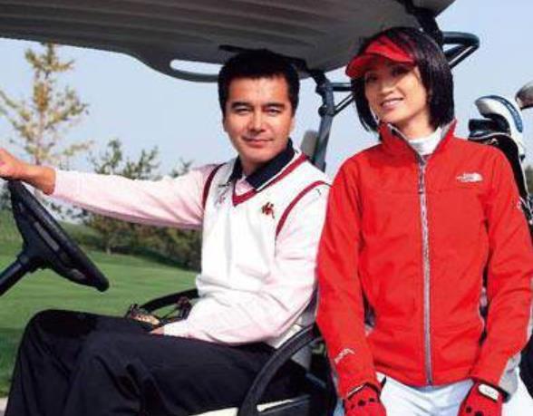 何晴二婚嫁三婚许亚军,许亚军与何晴的甜蜜生活