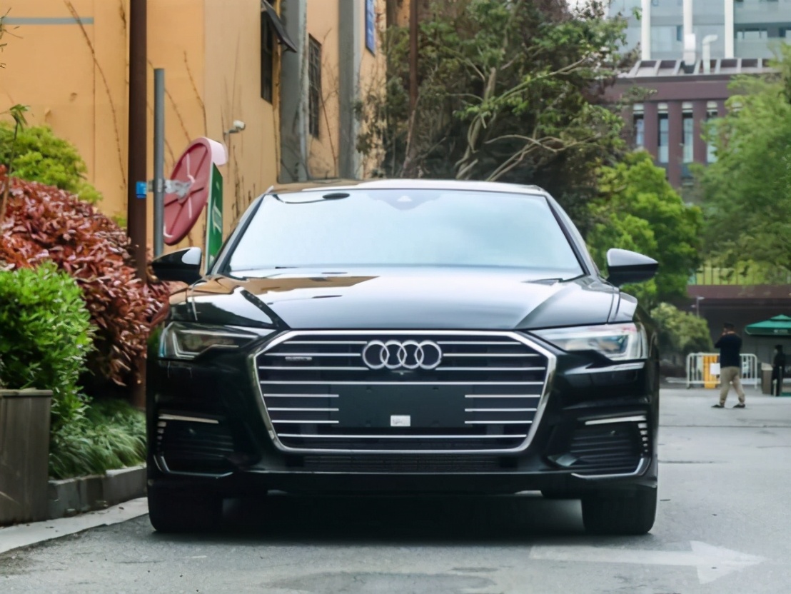 奥迪A6降了多少钱,奥迪a6降到25万