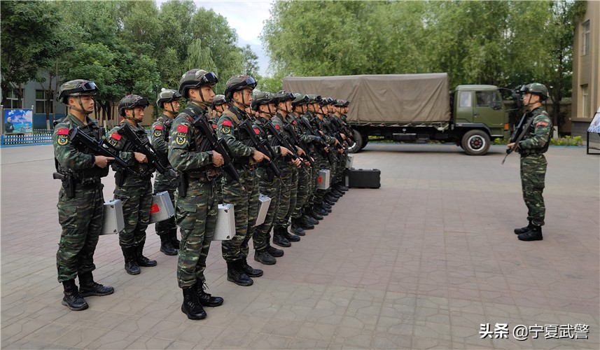 魔鬼周训练武警特战队员宣誓出征,魔鬼周训练天狼突击队