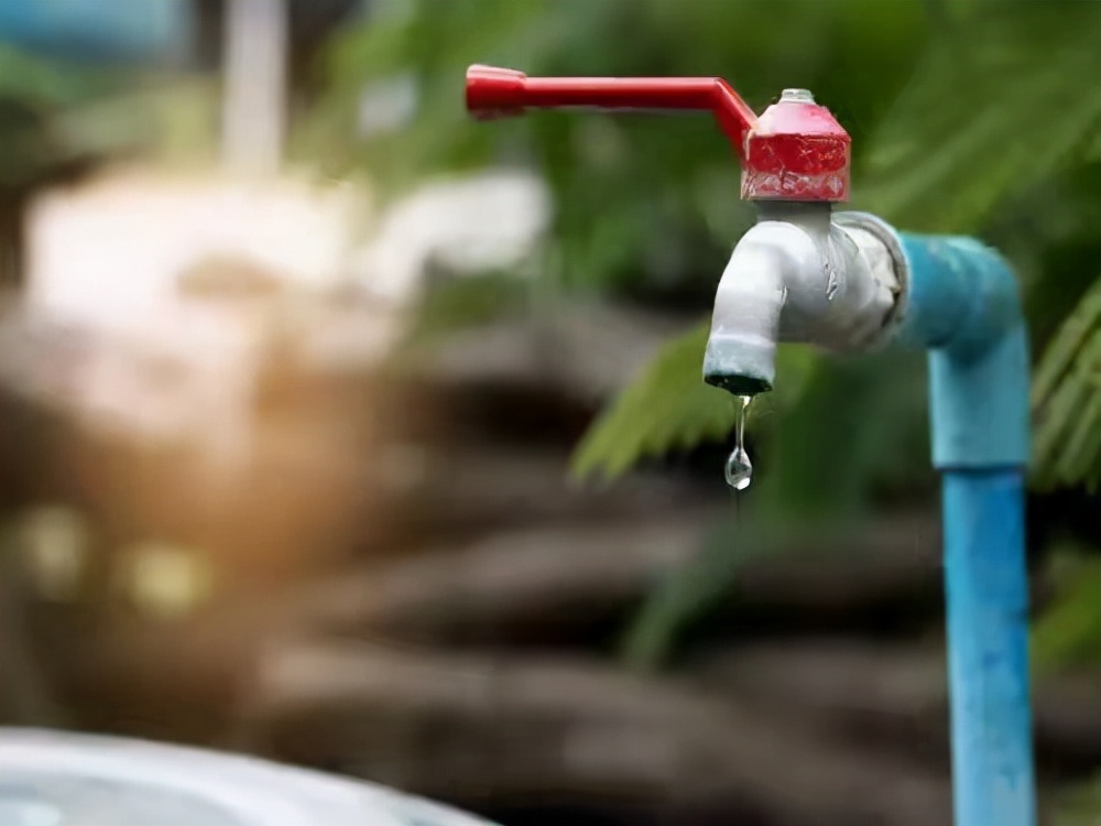 笑死人!男子嫖娼因时间太短愤而报警?