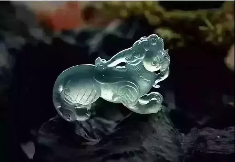 李嘉诚貔貅阵,李嘉诚办公室摆88只貔貅