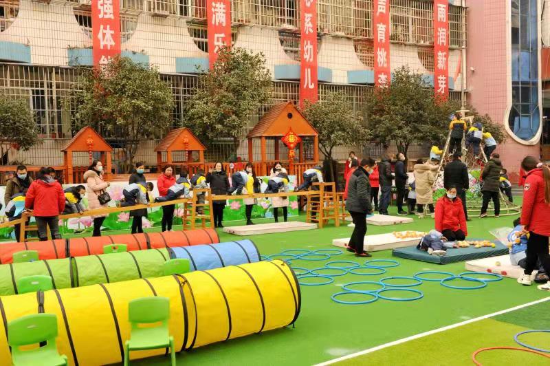 幼儿园庆元旦迎新活动兔年,幼儿园庆元旦迎新年活动预告模板