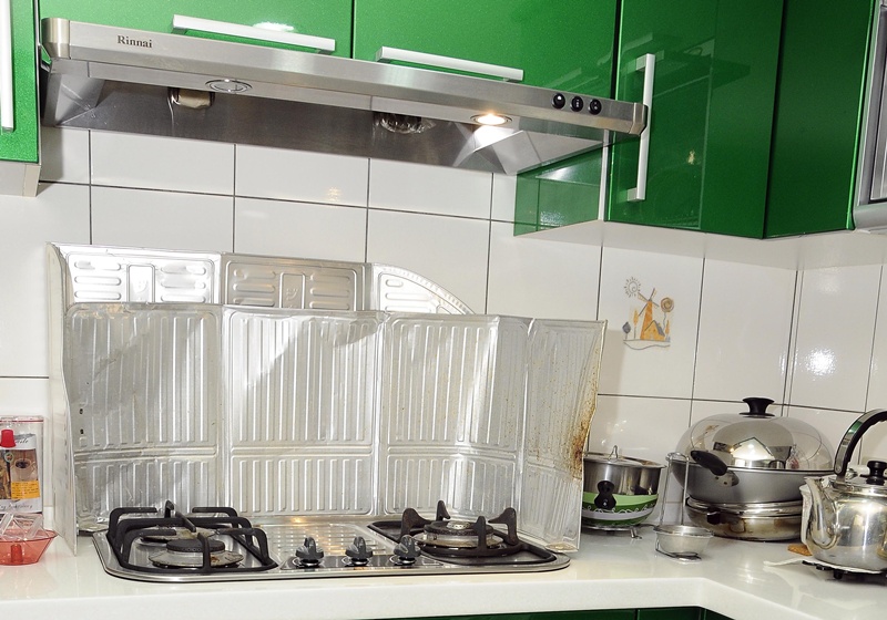 小苏打加盐加洗洁精去除油污最好,小苏打去油污正确方法