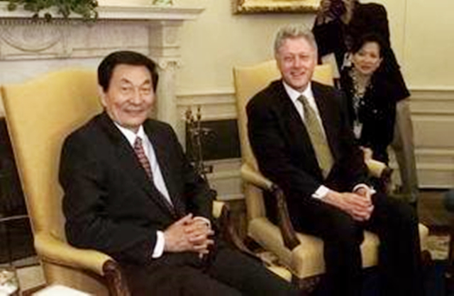 1999年，*镕基朱**总理访美即席演讲：你们也太小看我这总理了