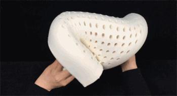 乳胶枕发黄了还能用吗,乳胶枕使用多久会变黄