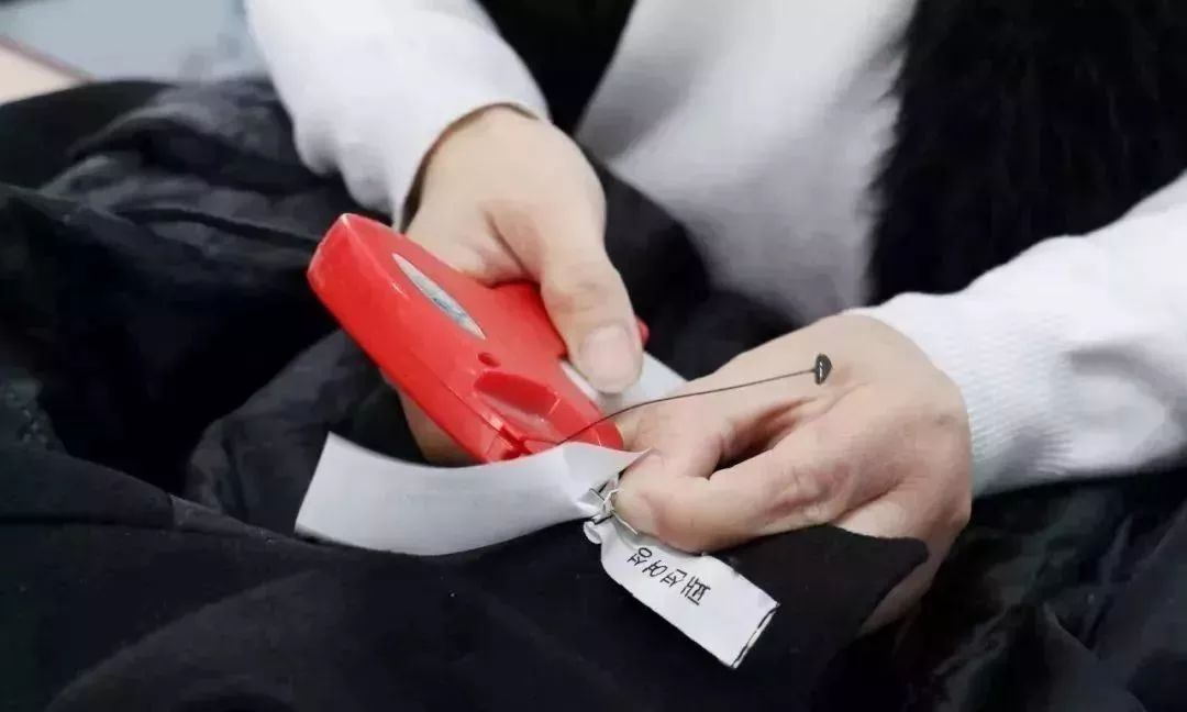 「振业·UCC国际洗衣会所」9.9元抢购超值原价40元单品短外套