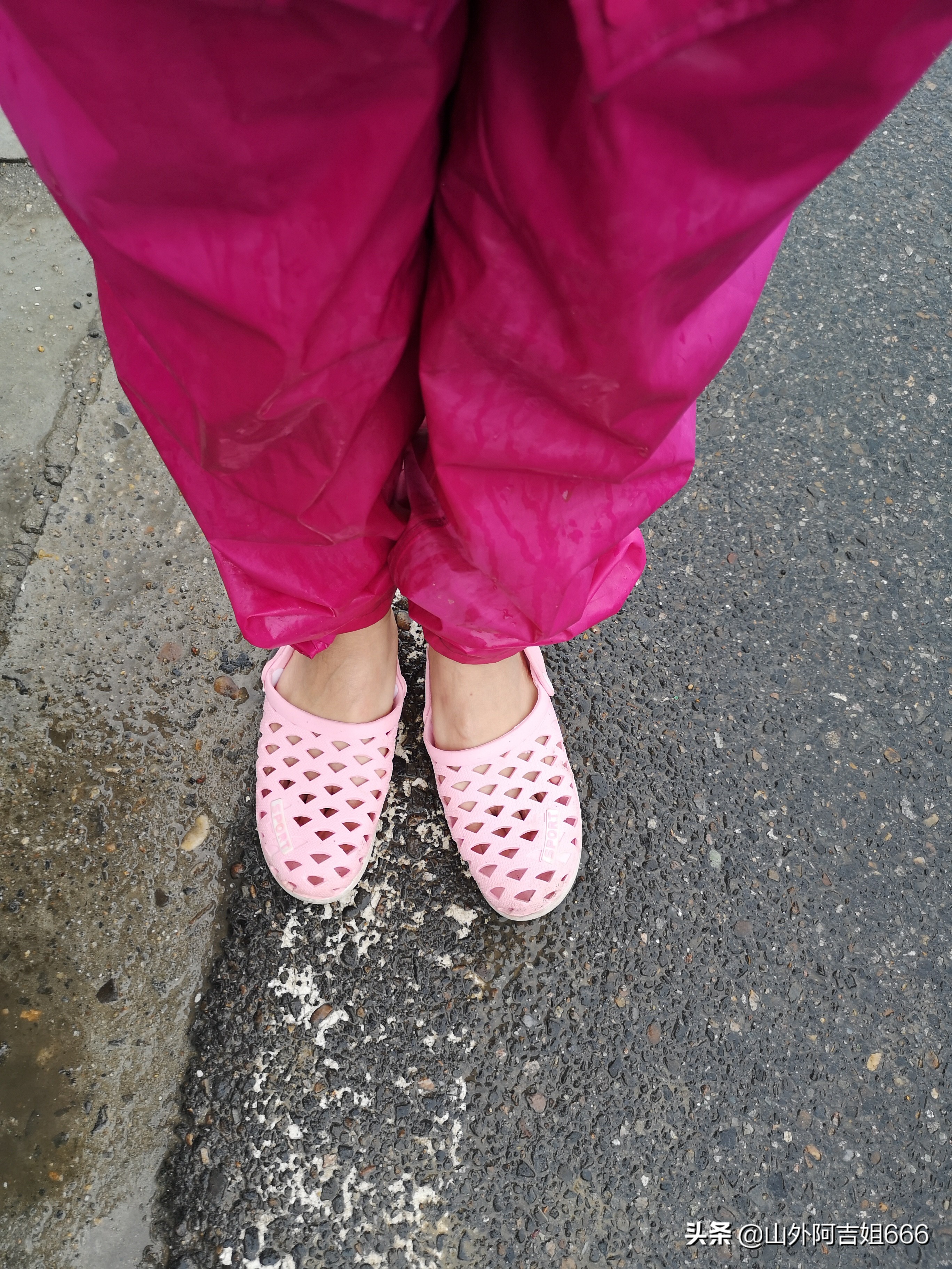 阿吉姐无搭车骑行318川藏线日记--雨天翻越海拔4720的色季拉山