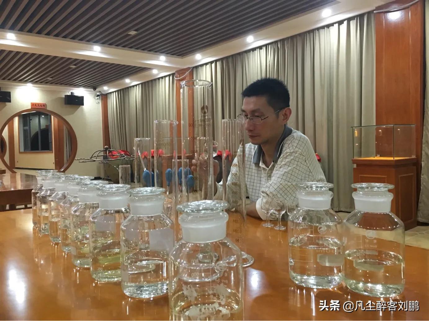 |湘酒记忆|一座城·一瓶酒|益阳小曲洗码头……