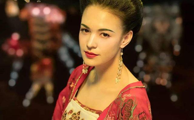 为何说唐代女子服饰的袒露，是古代服饰史上的流行时尚文化？