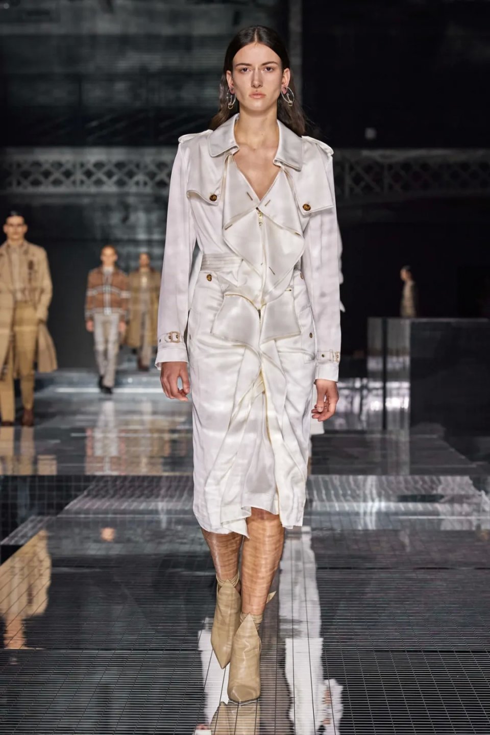 2019伦敦时装周时髦的冬天穿搭,2020年伦敦时装周视频