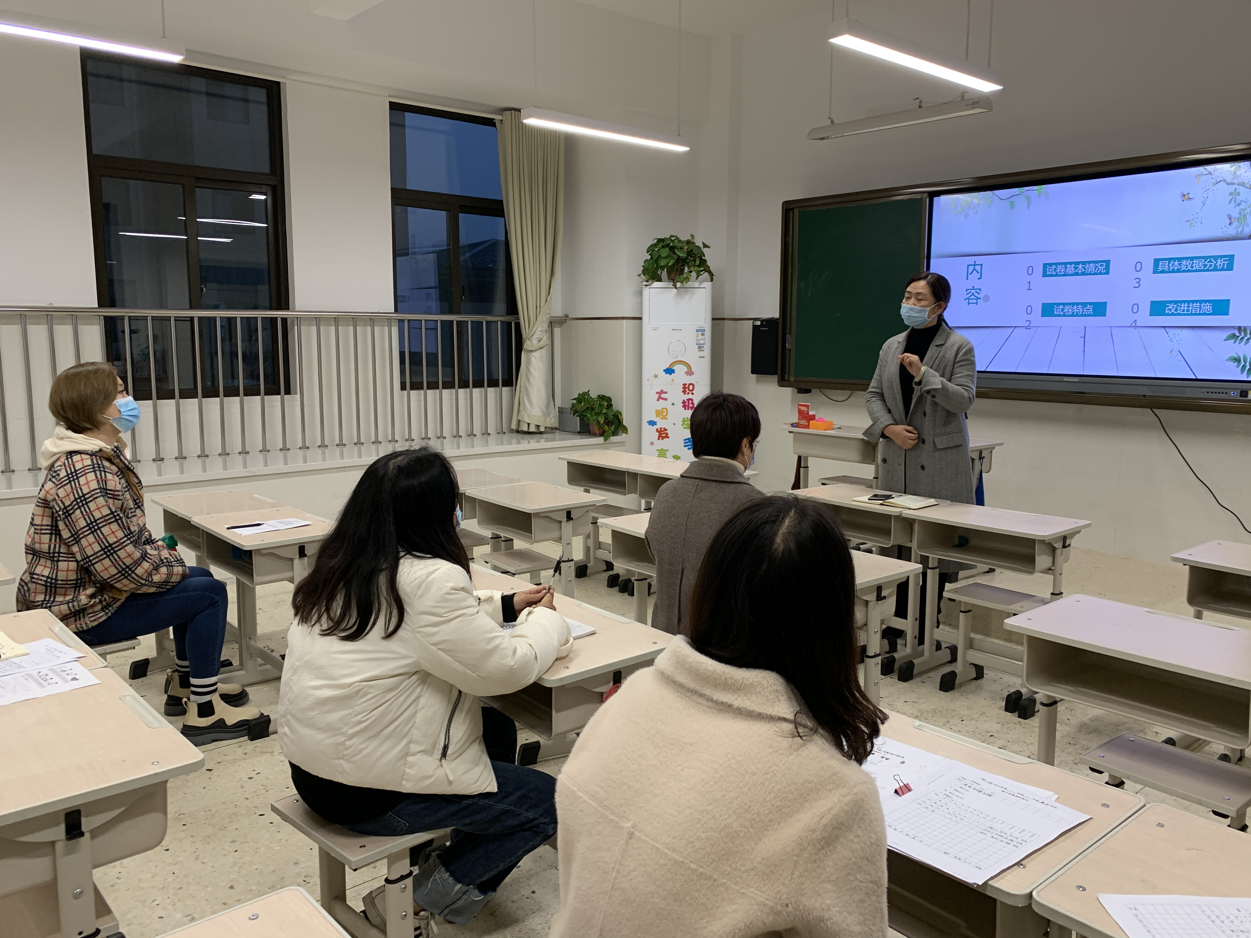 管城创新街小学和二里岗小学相比,管城回族区创新街小学