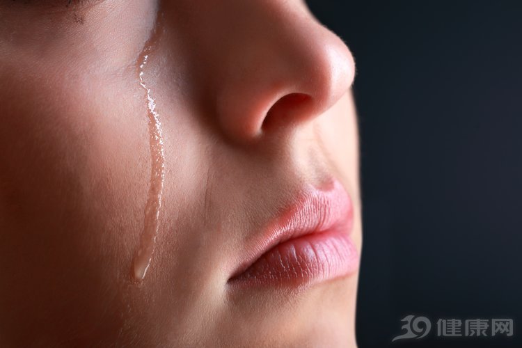 泪点低的人有焦虑抑郁的倾向吗,泪点低的人为什么总爱哭