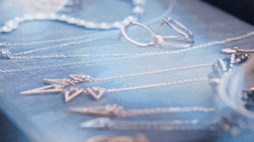 下雨天适合戴什么珠宝呢,夏天最适合懒人戴的几种珠宝